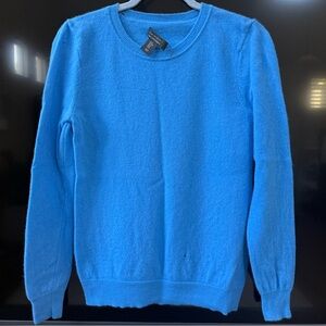 Tahari 100% cashmere blue sweater. Size M